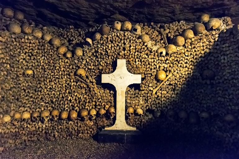 Catacomben Van Parijs Bezoeken Hoe Lange Wachtrijen Vermijden