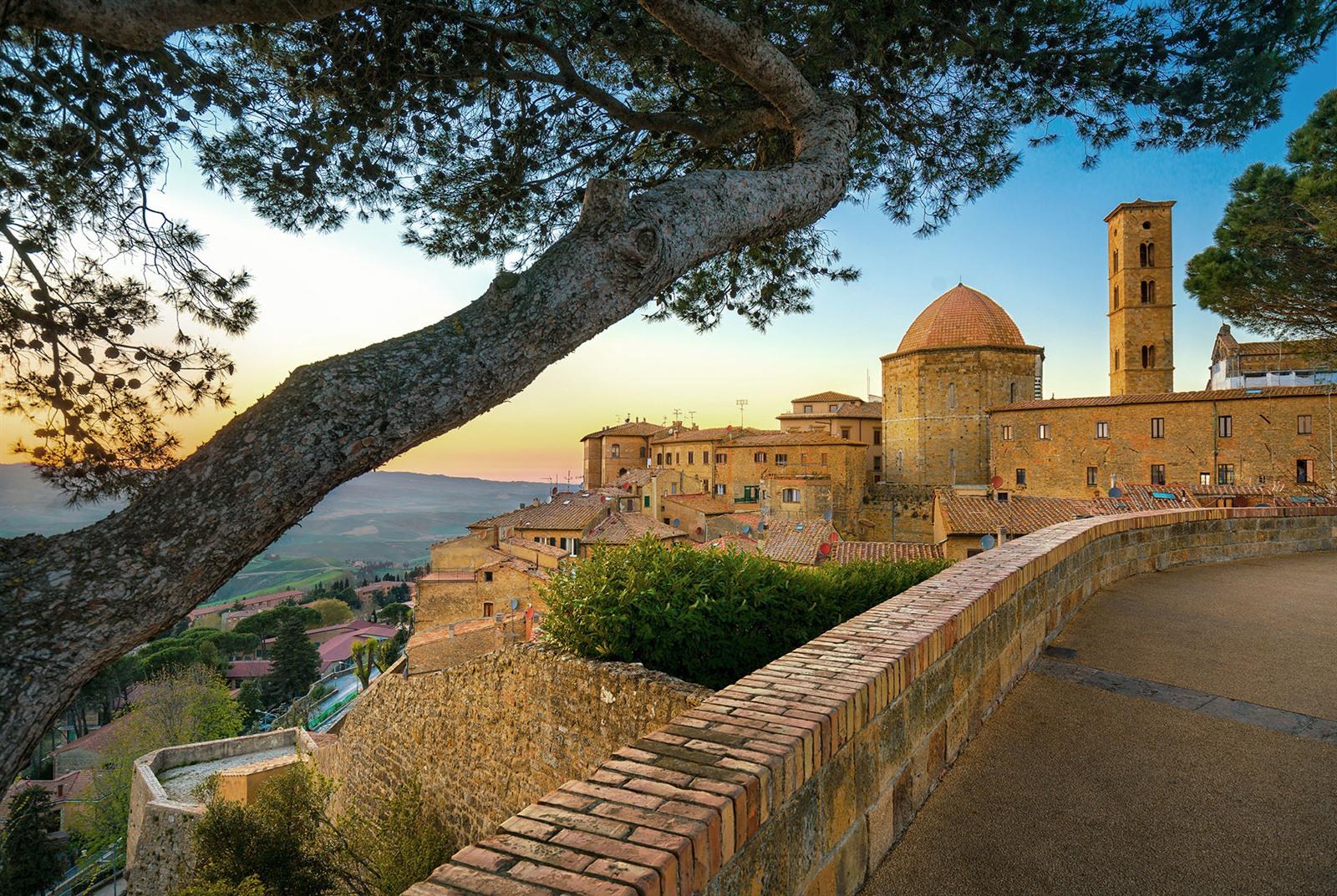 Volterra provacances toscana