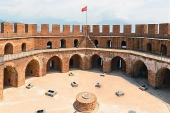 De Rode Toren in Alanya, Turkije
