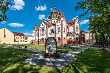 De Synagoge van Subotica bezoeken