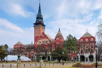 Het stadhuis van Subotica bezoeken, Servië