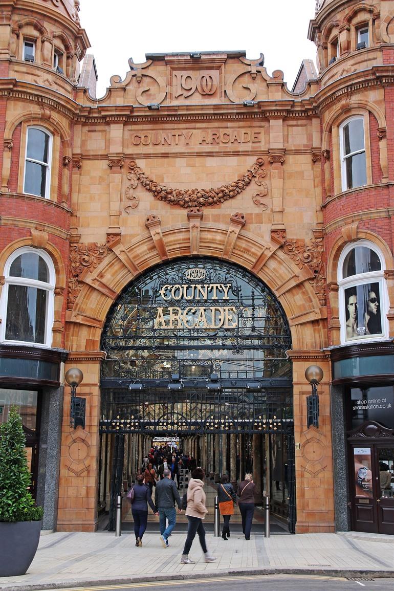 Historische winkelgalerijen, Leeds Arcades in Leeds