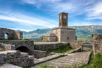 Kasteel van Gjirokastër bezoeken