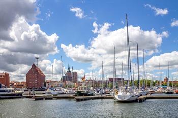 Uitzicht op de haven van Stralsund, Duitsland
