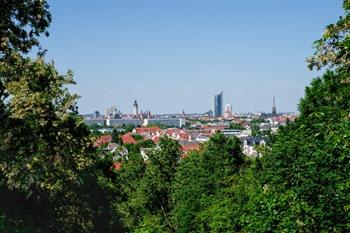 Uitzicht vanaf de Fockeberg over Leipzig