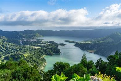 Wandeling naar het uitkijkpunt Vista do Rei: uitzicht op de krater van Sete Cidades