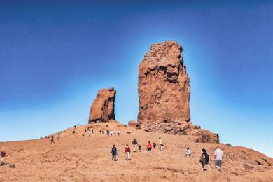 Wandel naar de iconische rotsformatie Roque Nublo en Pico de las Nieves, het hoogste punt van Gran Canaria