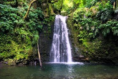 Wandeling naar Salto do Prego en Salto do Cagarrão: schilderachtige beekjes en watervallen